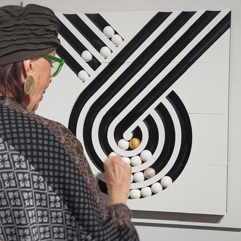 Visitor at Kunsthalle Messmer interacting with Creative Continuum