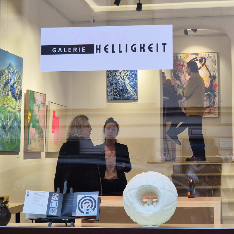 Exhibition June Galerie Helligkeit Window